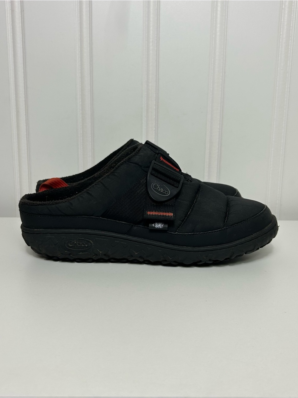 Chaco Rambo puff black clog adjustable strap red accent fair condition men’s 10